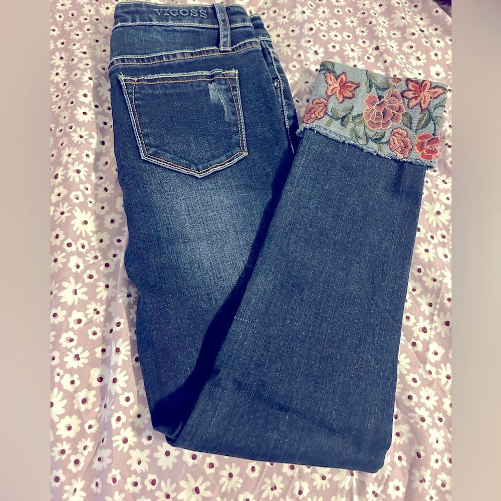 Vigoss Austin Jeans kids size 12  Dark Wash Embroidered Cuffed Blue NWT